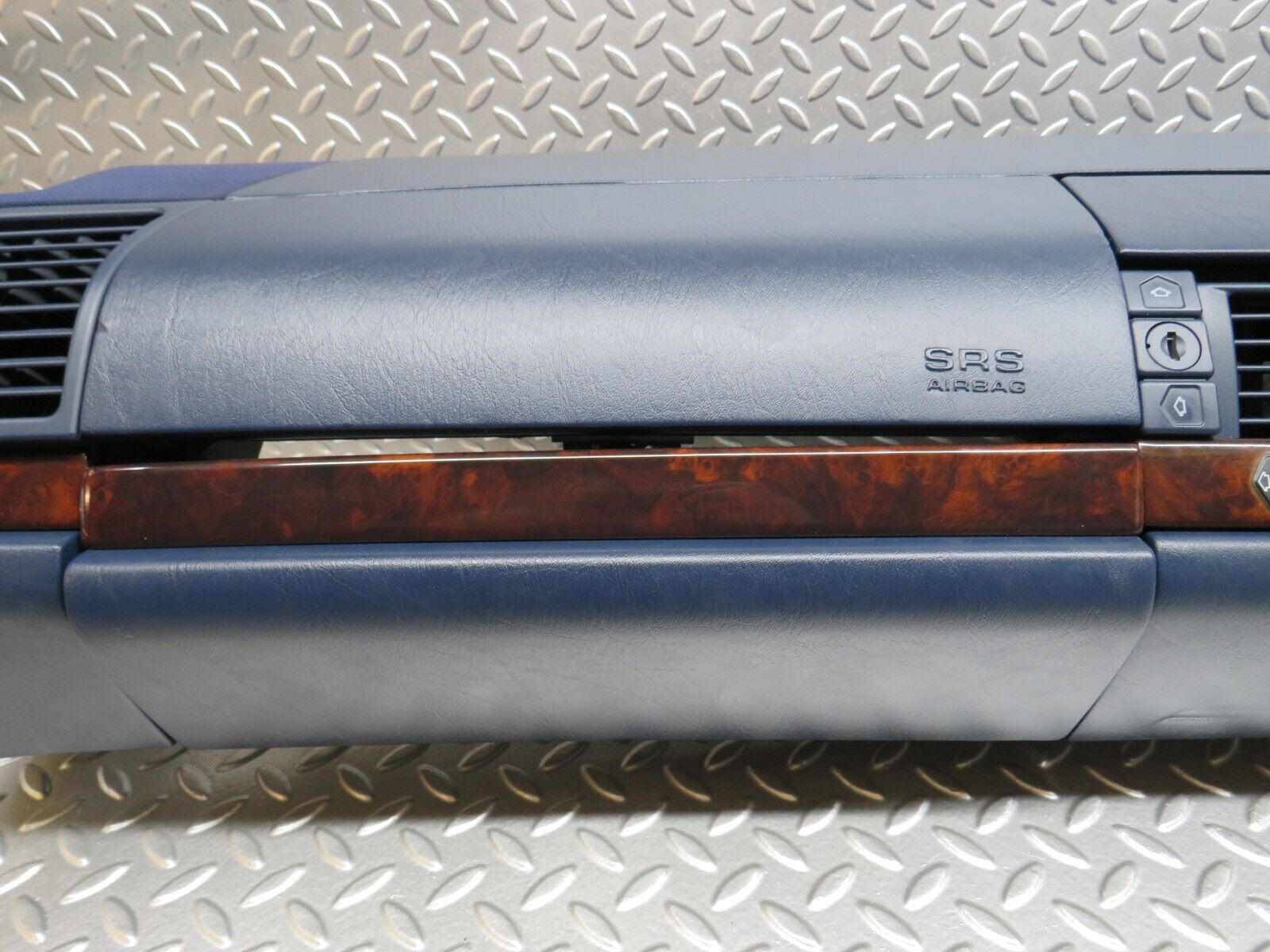 24971 Mercedes-Benz W140 S320 Dashboard Blue