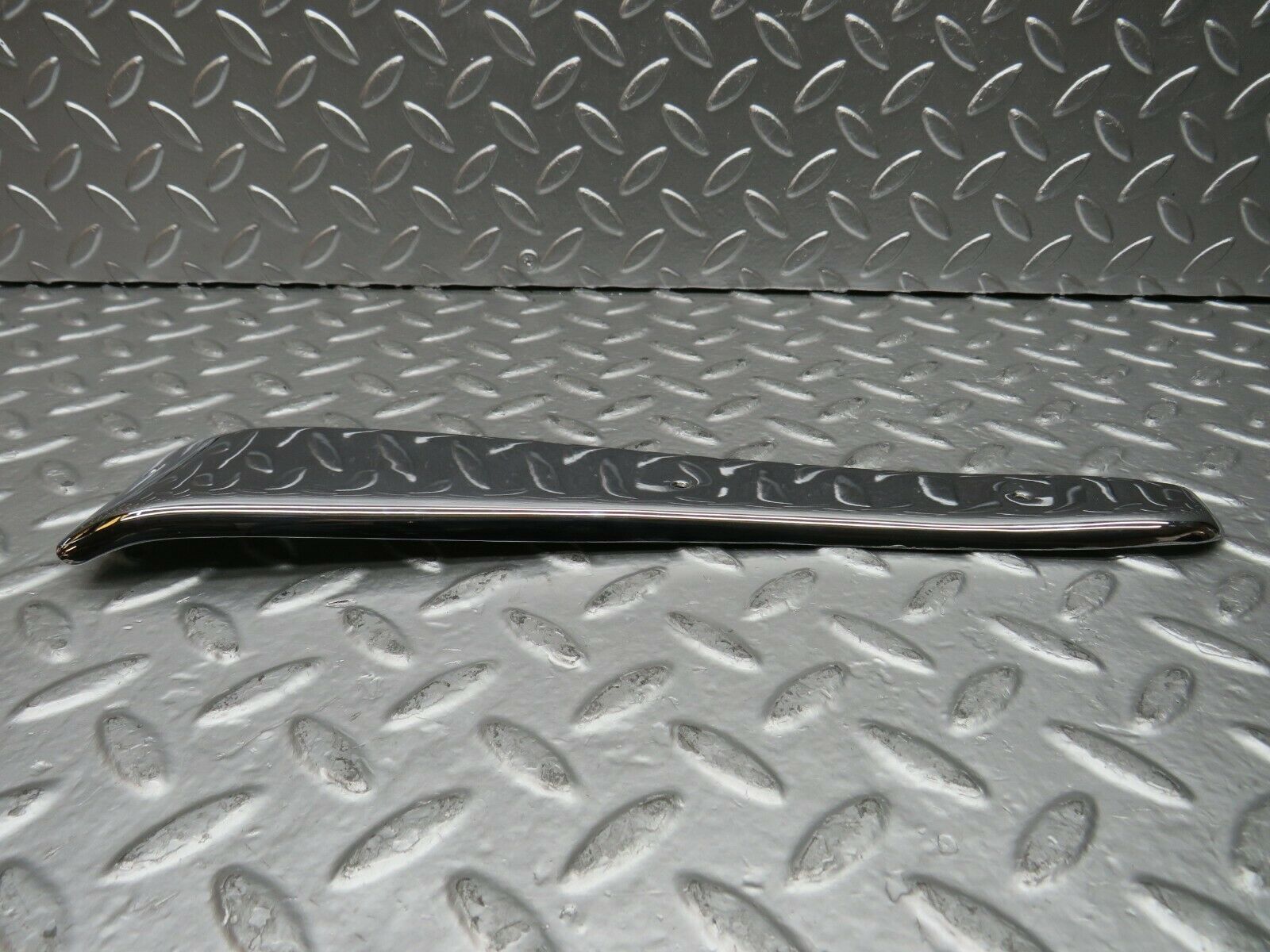 22743 Mercedes-Benz C107 450SLC Coupe Door Moulding Trim Chrome Right Side