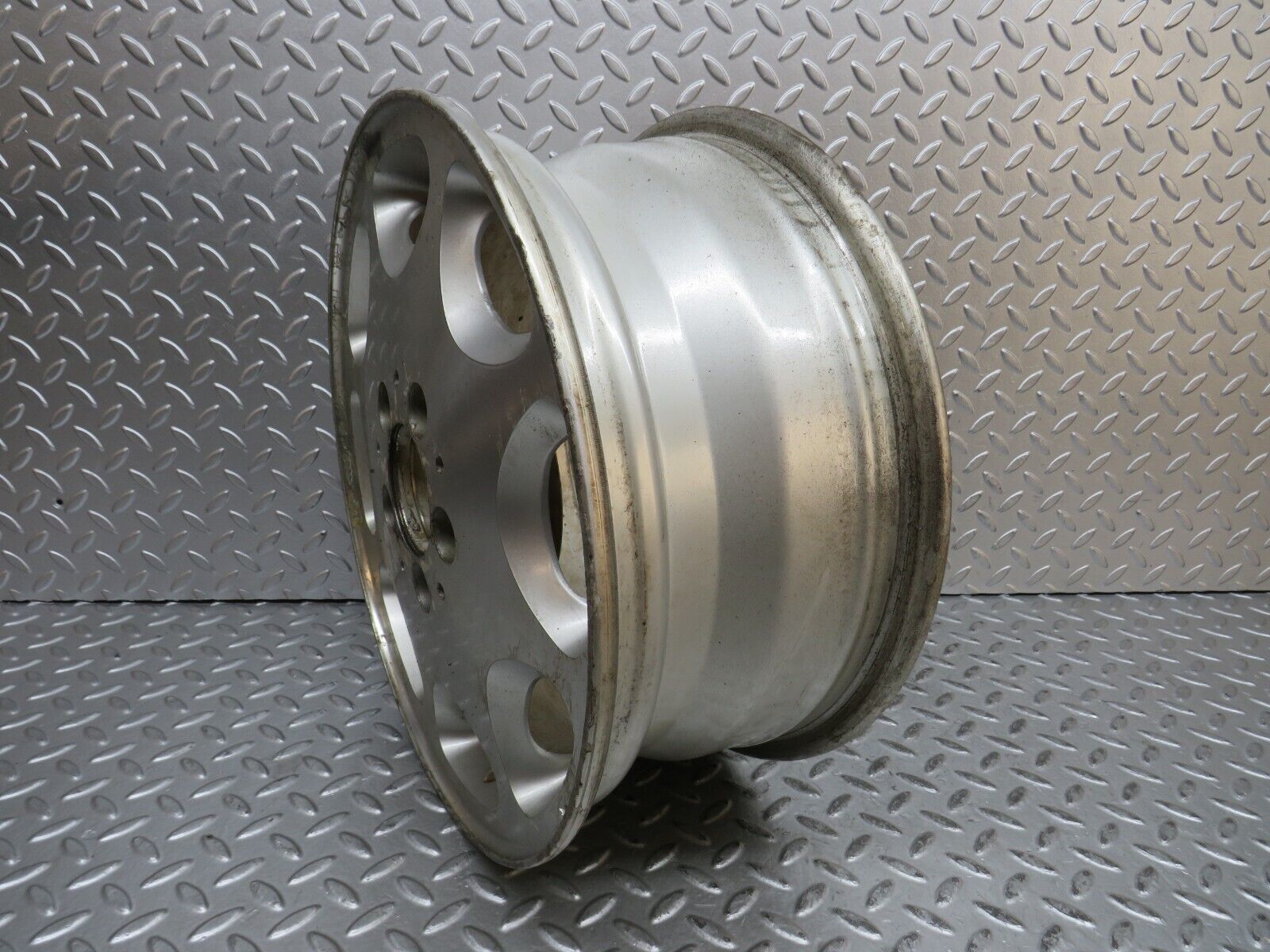 29196 C124 320CE Coupe Mercedes-Benz Alloy Wheel 6.5Jx15H2 ET44 1244011802