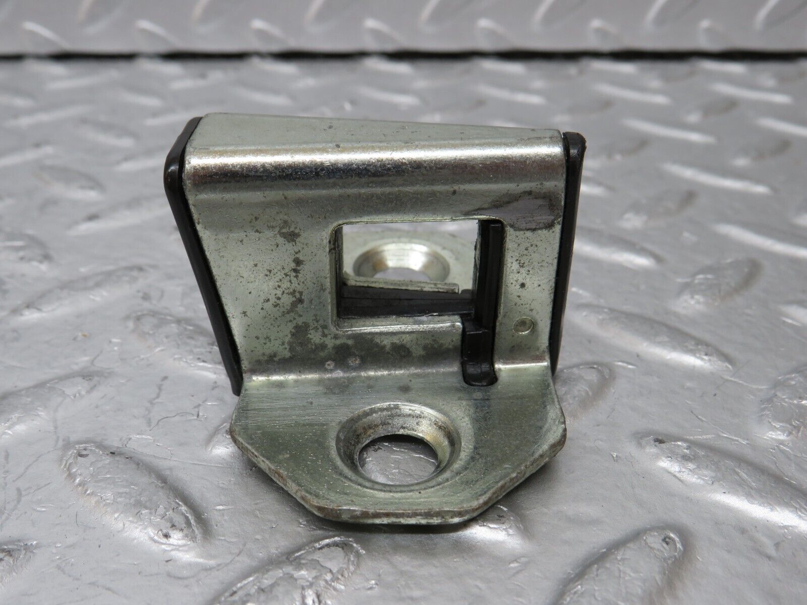 34893 Mercedes-Benz W210 320E Door Lock Latch