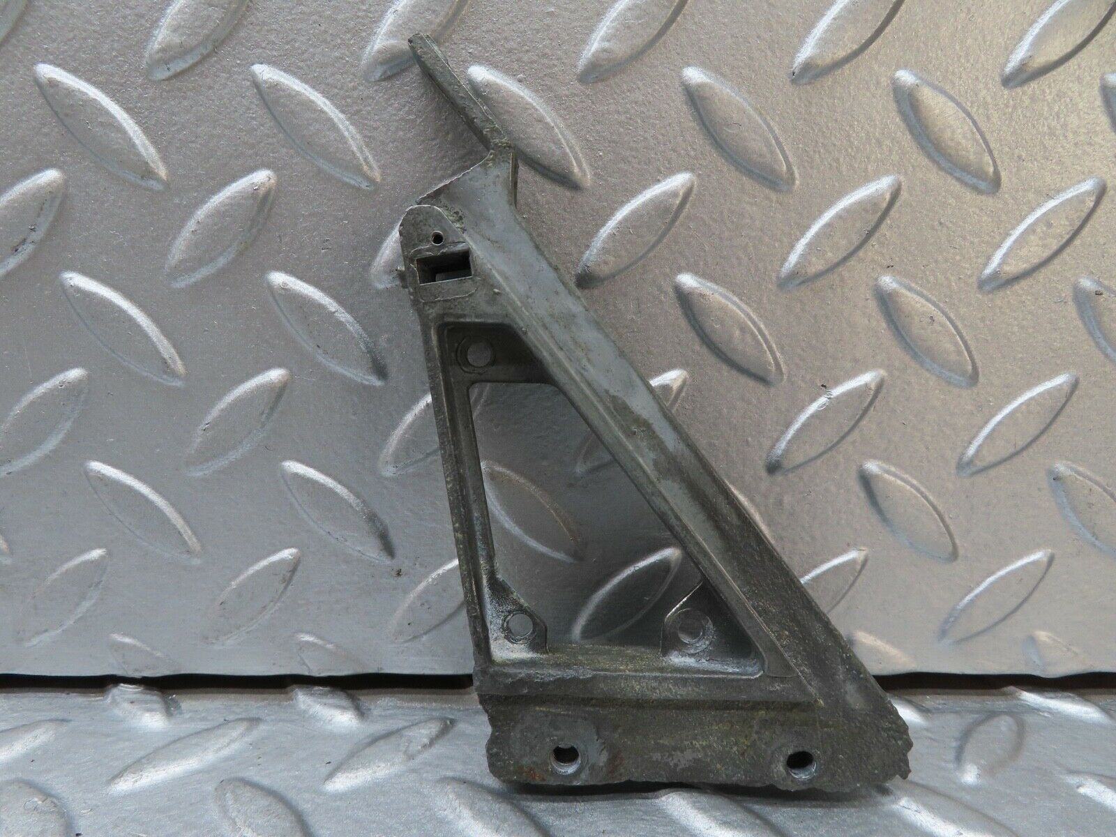 17557 Mercedes-Benz W116 450SEL Wing Mirror Bracket 1167250041