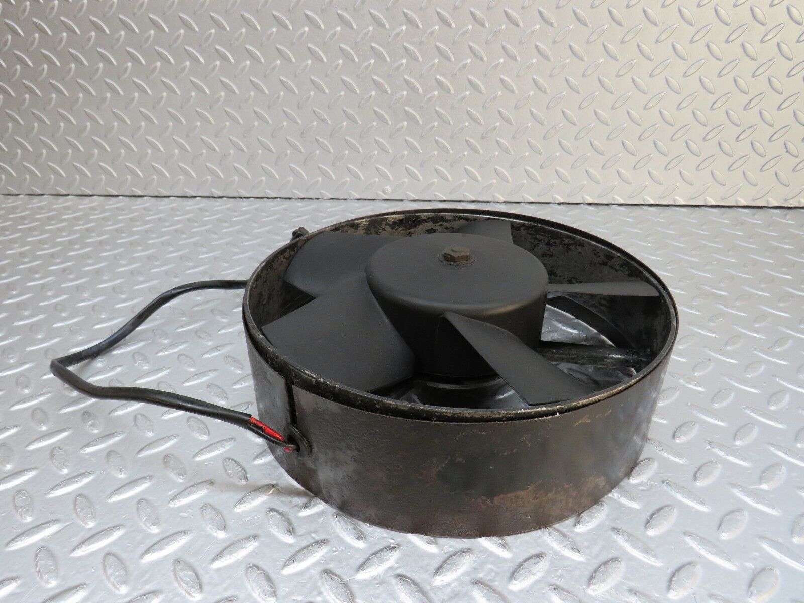 37596 Mercedes-Benz W109 300SEL Engine Cooling Fan