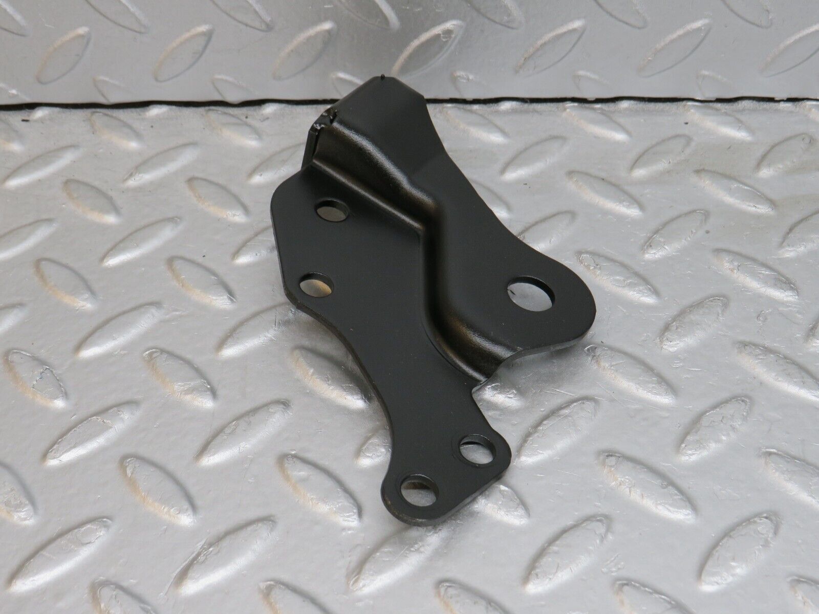 38115 Mercedes-Benz A124 320E Cabriolet Accelerator Cable Bracket Holder