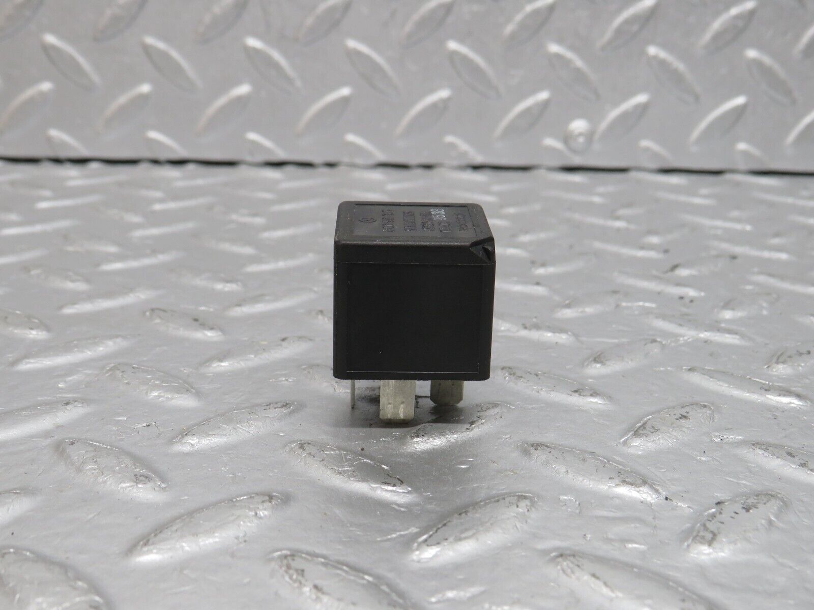 39646 Mercedes-Benz R129 320SL Coupe Multi Purpose Relay 0025421319