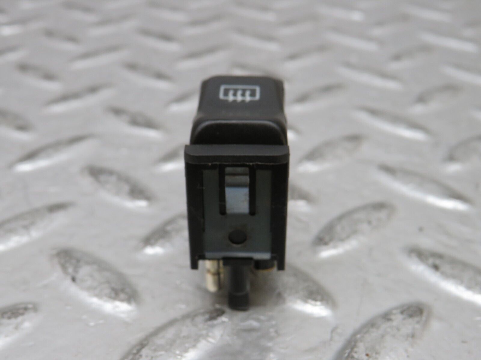 28491 Mercedes-Benz S123 240D Wagon Rear Heated Window Switch 0008206110