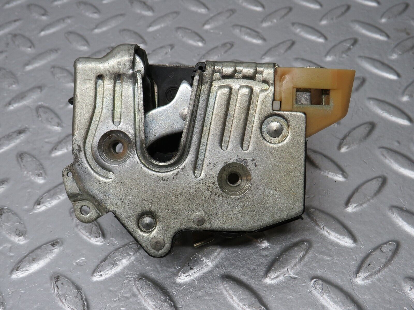 33948 Mercedes-Benz W124 260E Rear Right Door Lock Mechanism