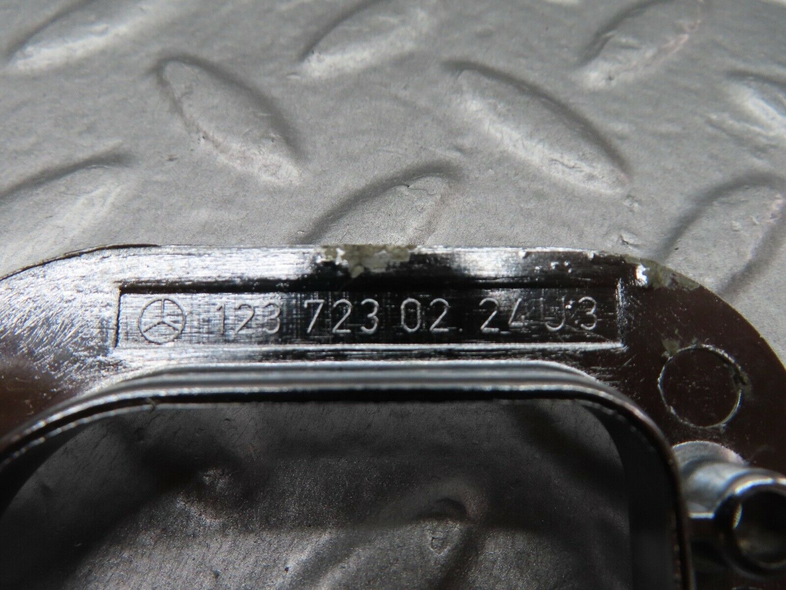 17952 Mercedes-Benz W123 200 Right Interior Chrome Door Latch Trim 1237230224