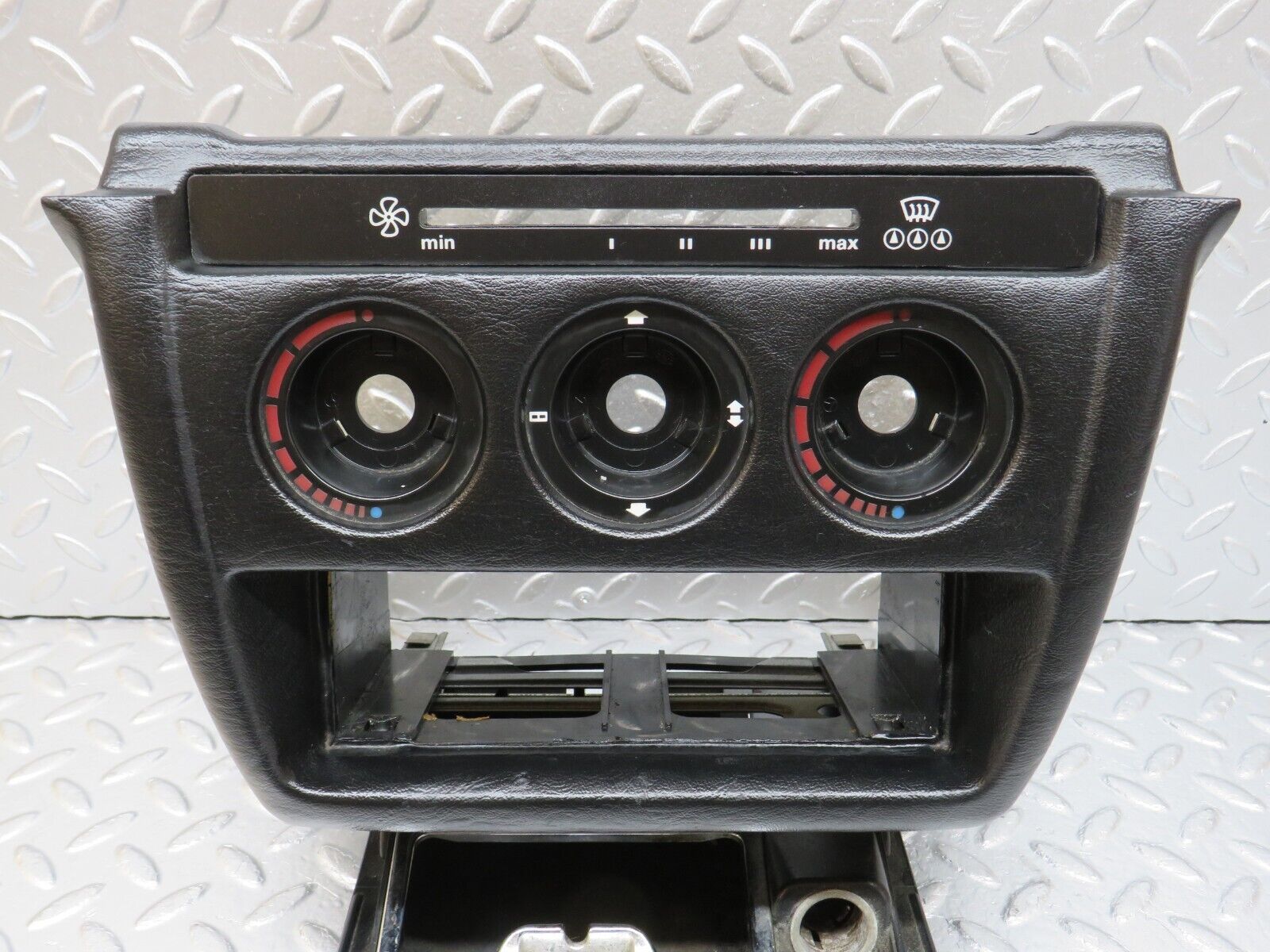 33570 Mercedes-Benz W201 190E 2.0L Centre Console Heater Control Panel 2016830275