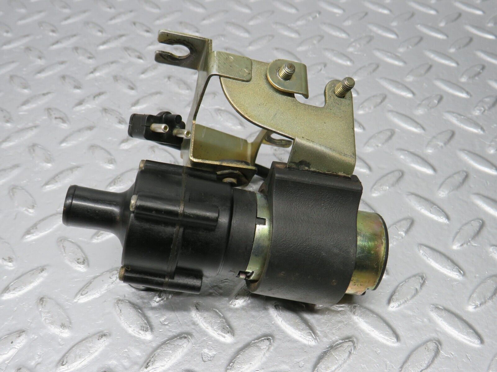 39472 Mercedes-Benz R129 320SL Coupe Heating Water Pump 0018351064