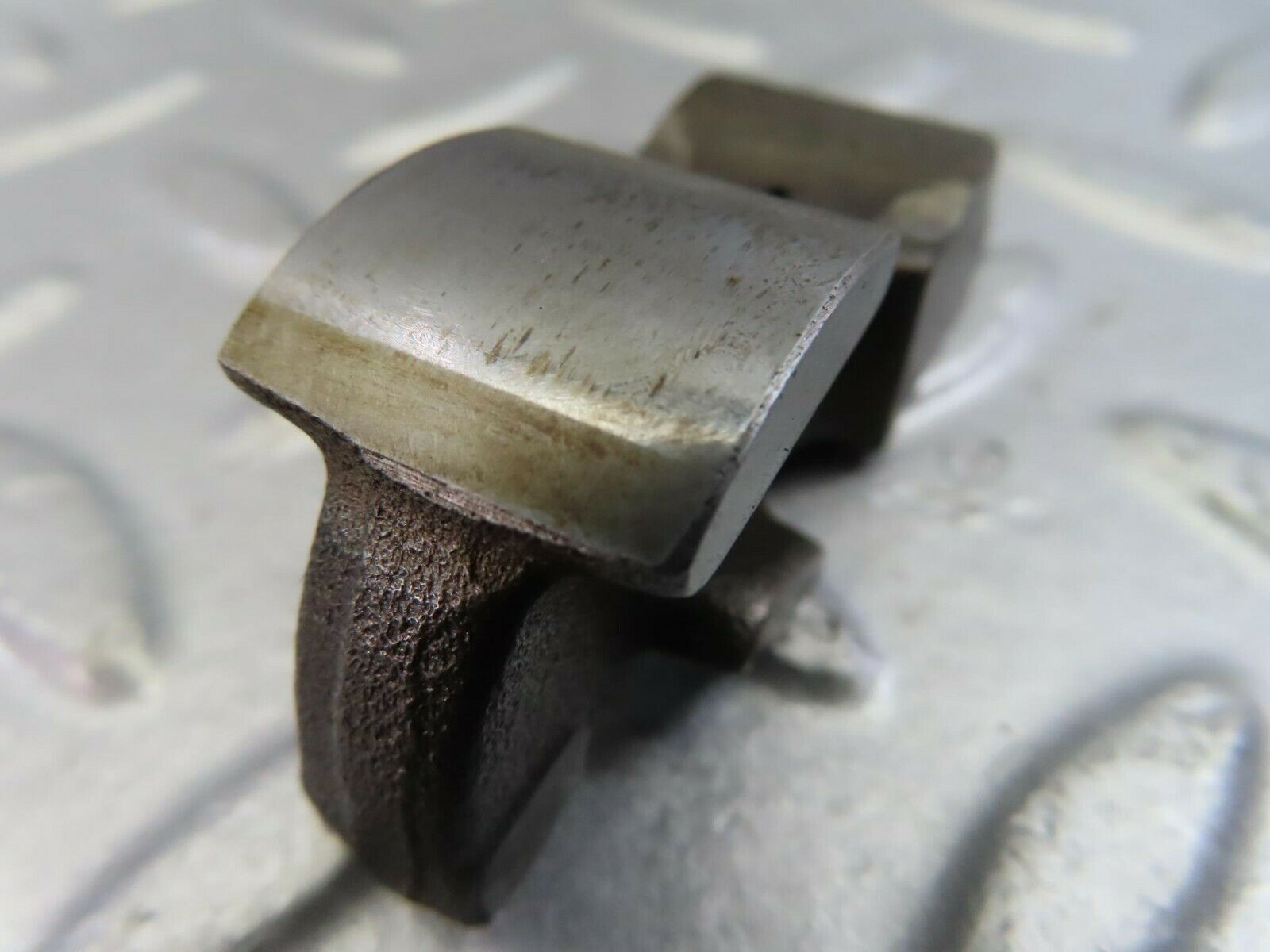 9867 Mercedes-Benz C123 280CE Coupe Valve Rocker Arm With Retaining Spring