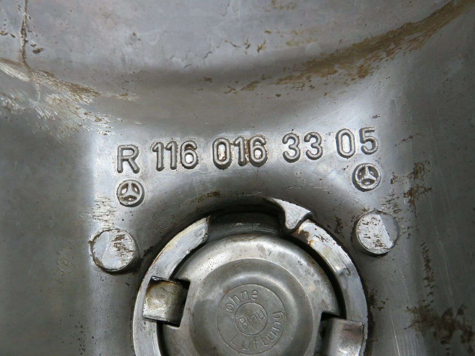 22817 Mercedes-Benz C107 450SLC Cylinder Head Valve Cover Right 1160163305