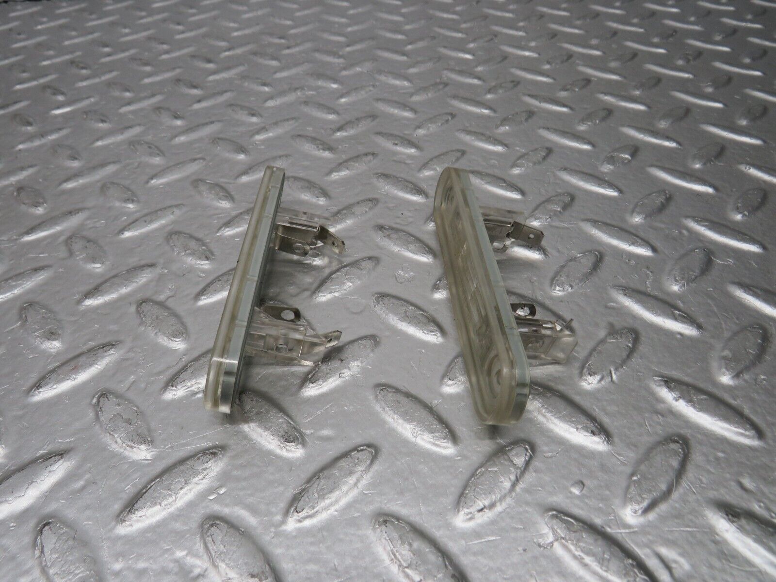 29556 Mercedes-Benz W124 230E Rear License Plate Light 1248200256