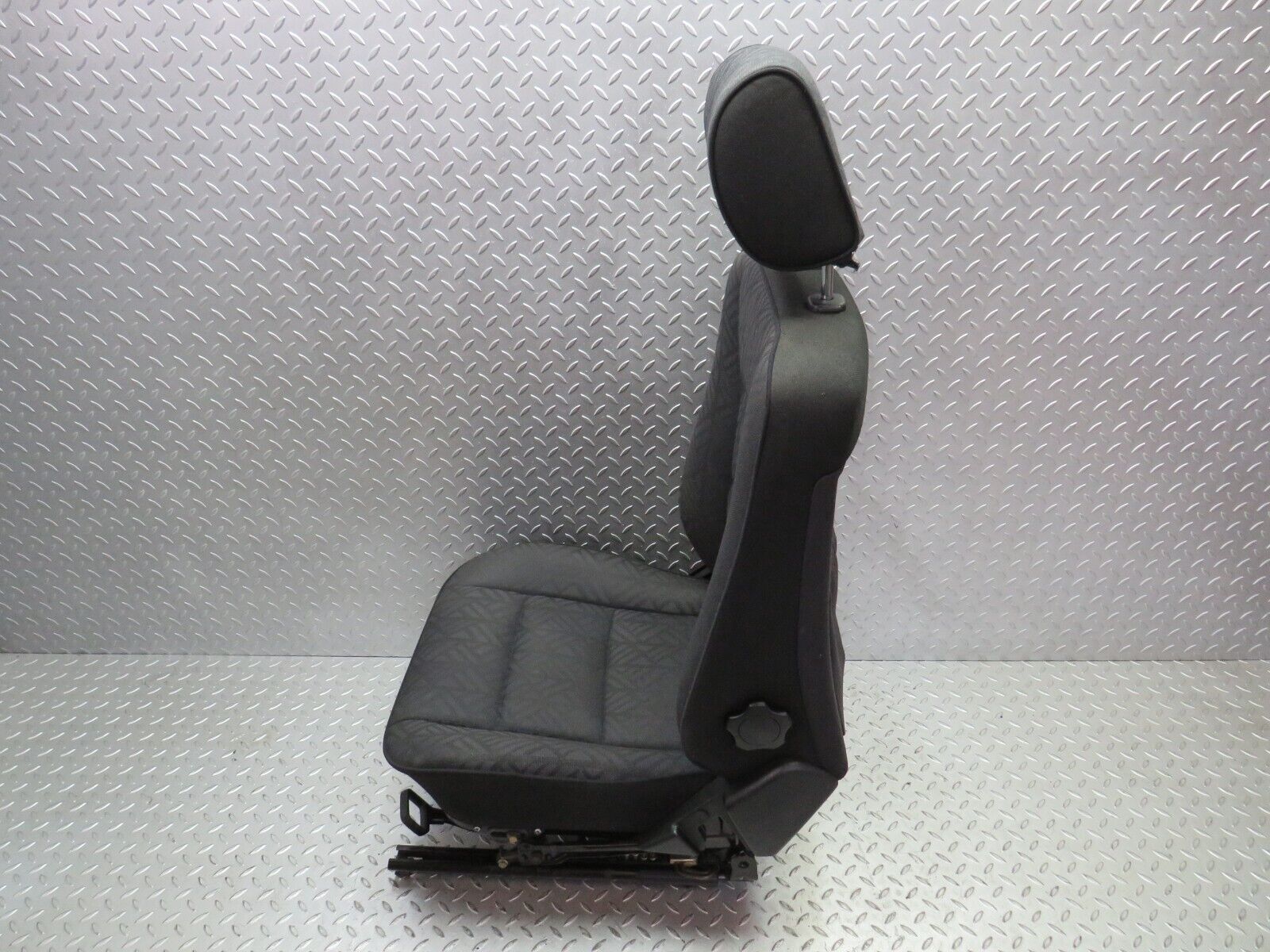 33349 Mercedes-Benz W202 C180 Front Right Driver Seat 2029101450