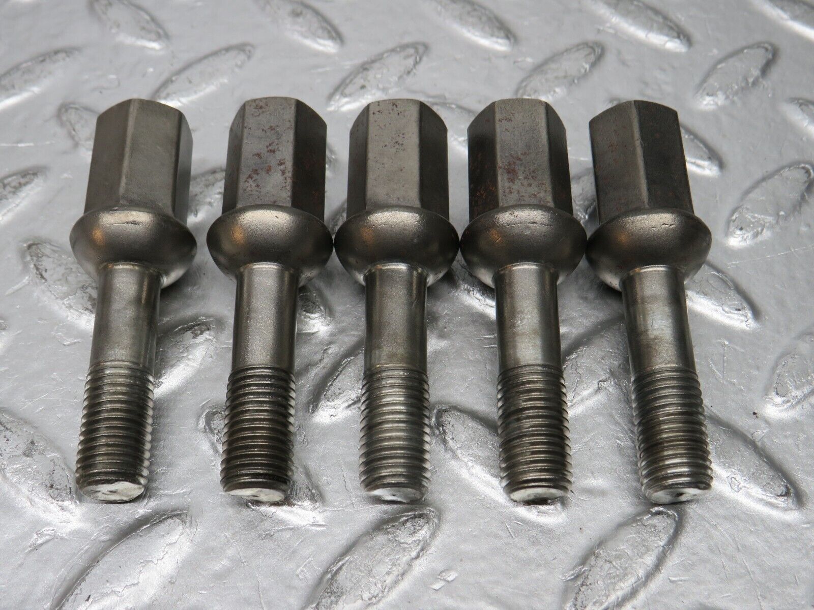 30527 Mercedes-Benz 5x Alloy Wheel Lug Bolt M12x1.5