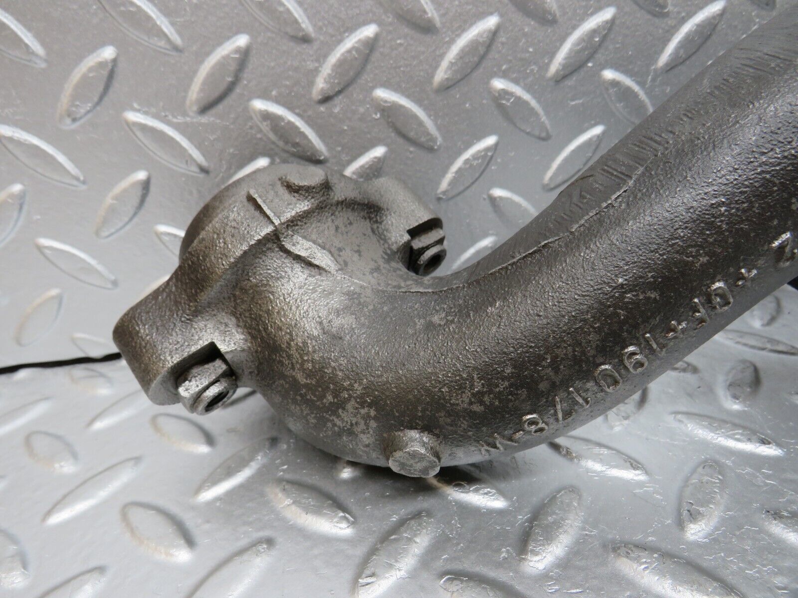 33119 Mercedes-Benz W126 380 V8 Exhaust Manifold Left 1161422302 1161422902