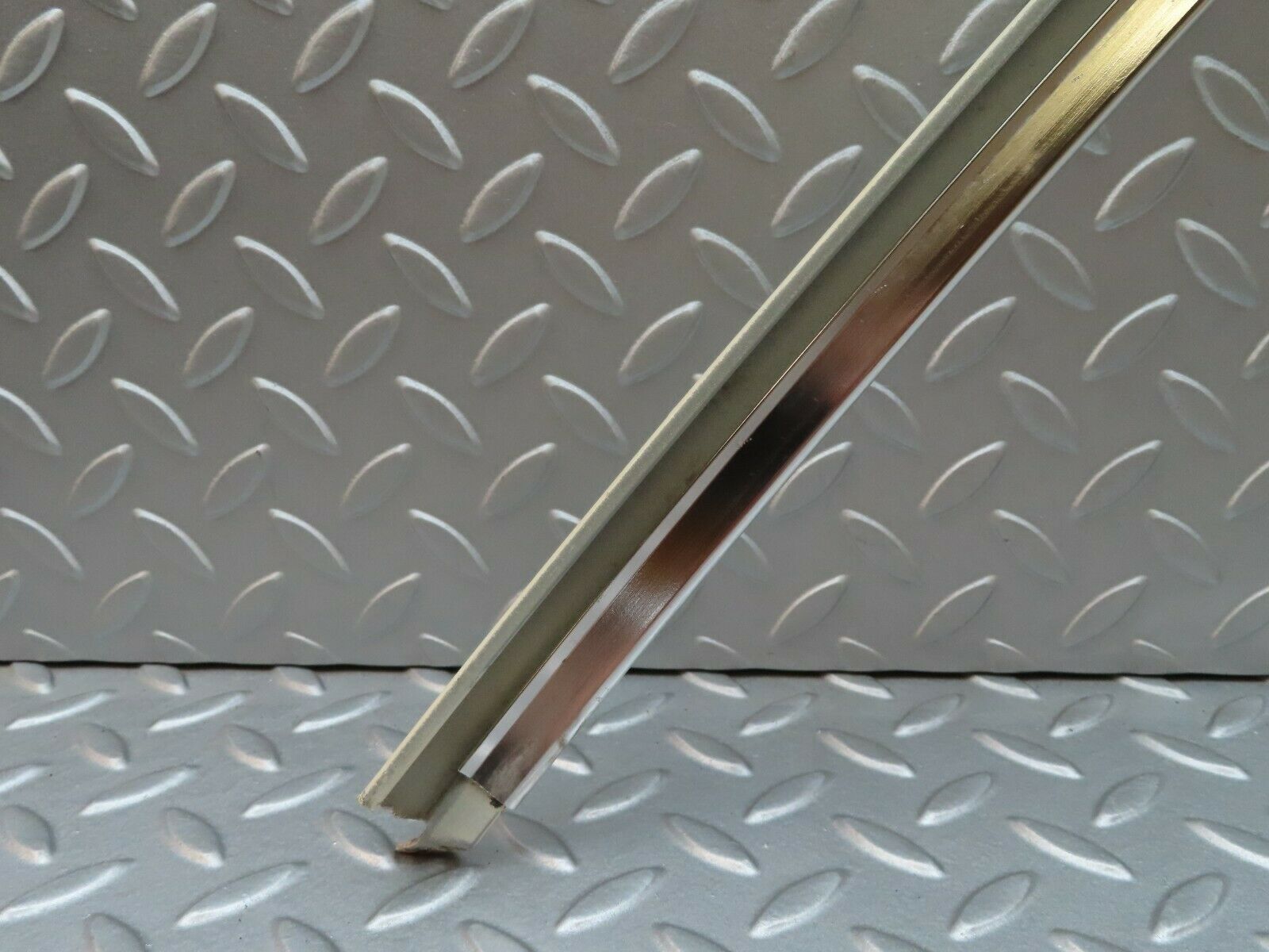 4025 Mercedes-Benz S123 200T Wagon Window Frame Rear Left