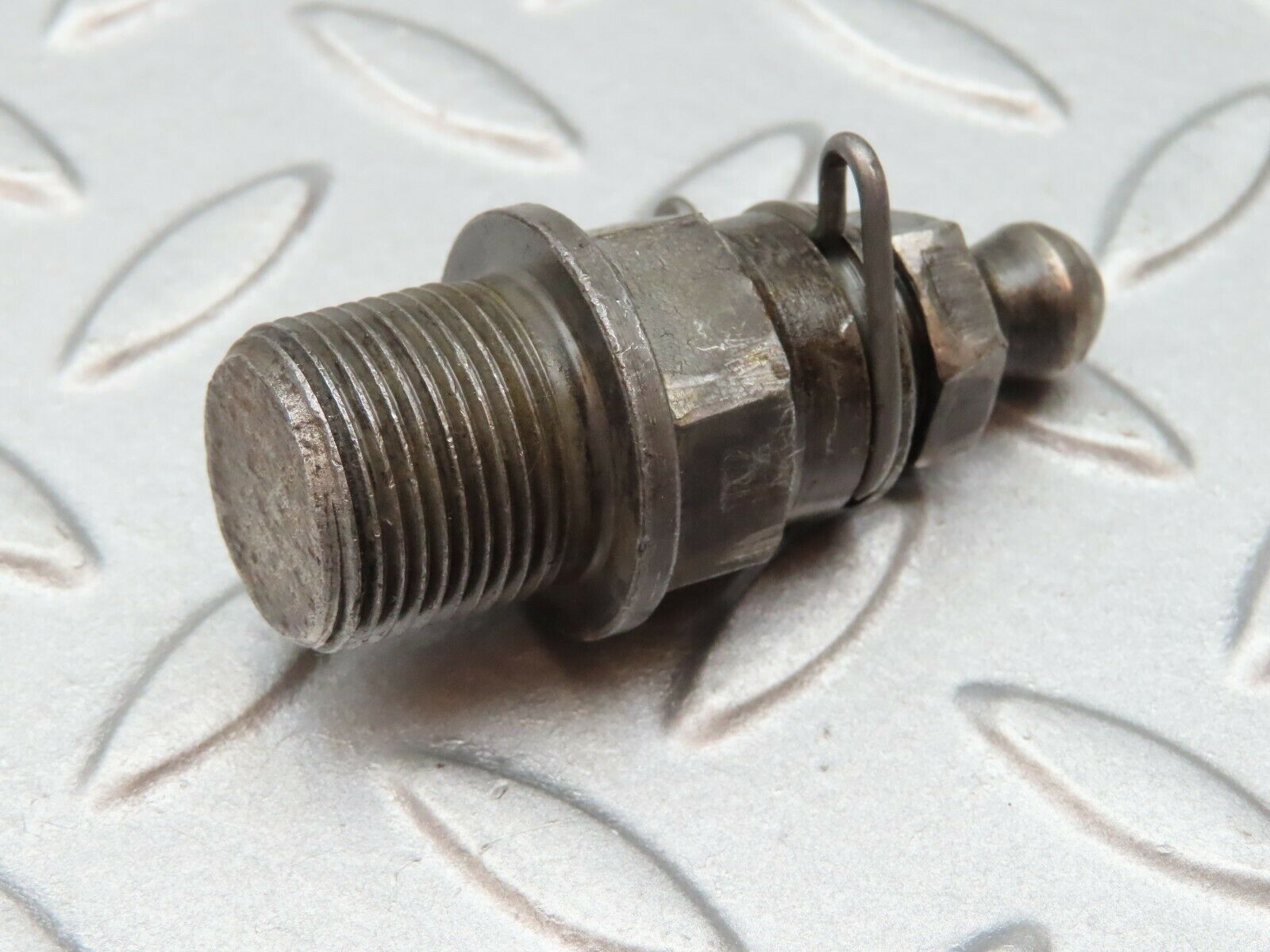 3548 Mercedes-Benz W108 280SE Ball Studs For Rocker Arm Mounting (Timing)