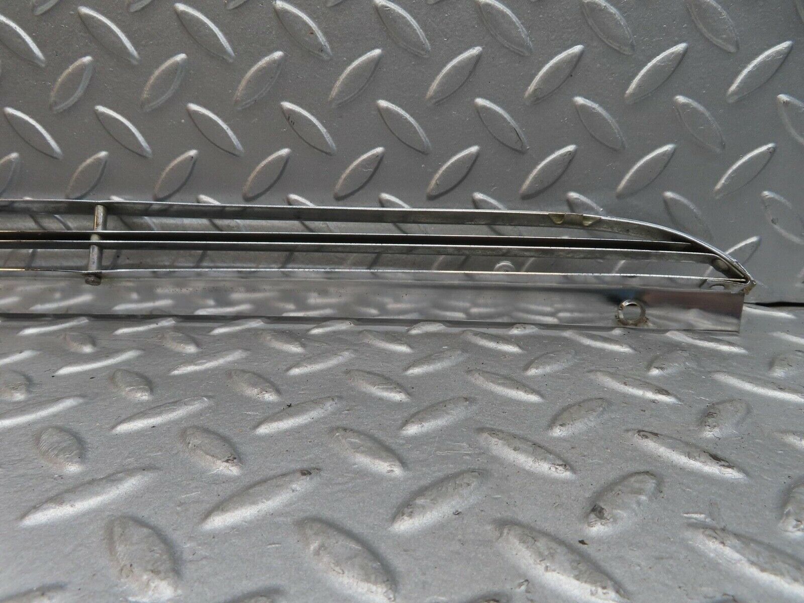 12654 Mercedes-Benz W111 220SE Air Intake Chrome Grill