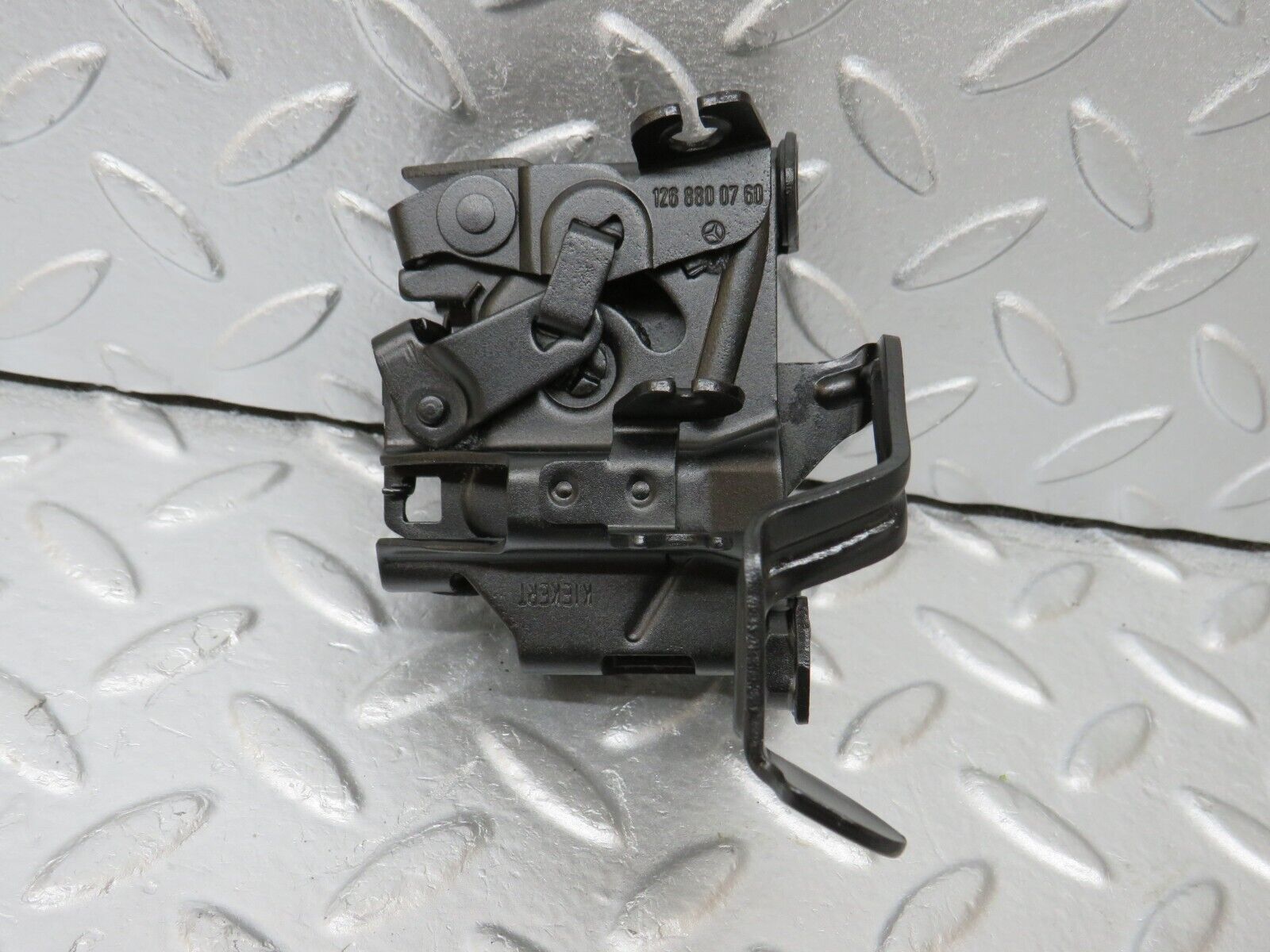 34591 Mercedes-Benz C126 380SEC Coupe Bonnet Lock Latch Left 1268800760