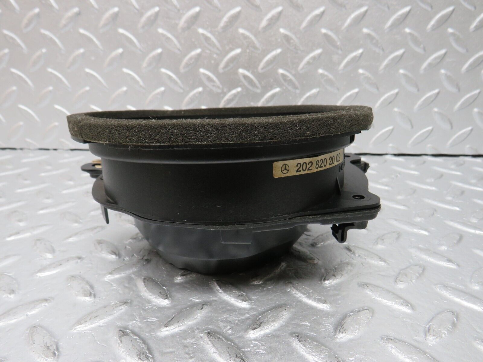 33295 Mercedes-Benz W202 C180 Front Door Loudspeaker Right 2028202002