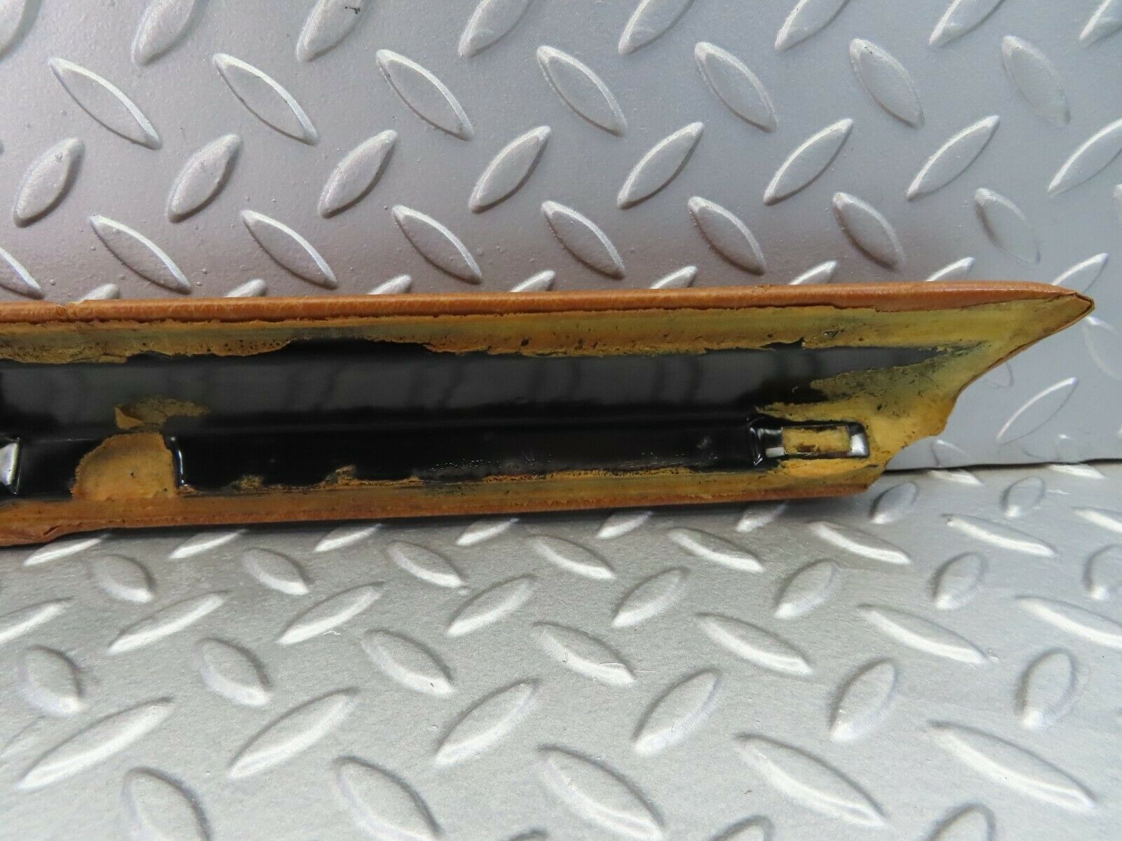 7839 Mercedes-Benz W115 220D Front Left Upper Door Panel