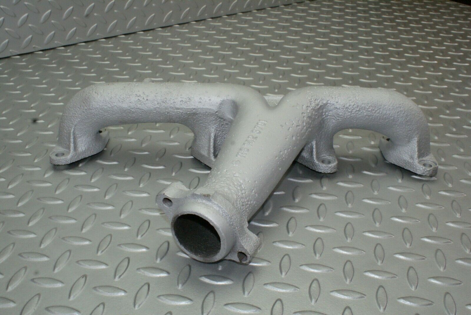 2624 Mercedes-Benz W116 350SE Exhaust Manifold Right Side 1161423701