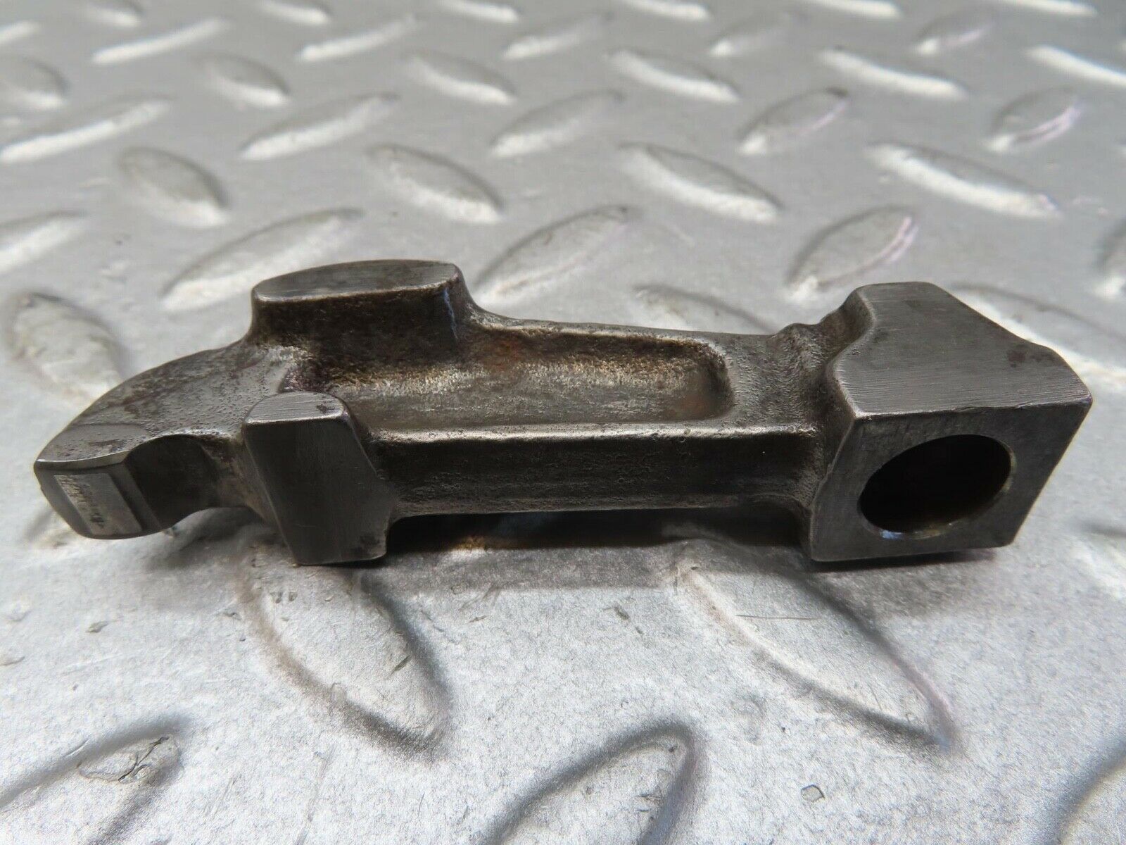 13379 Mercedes-Benz W111 230S Valve Rocker Arm With Retaining Spring