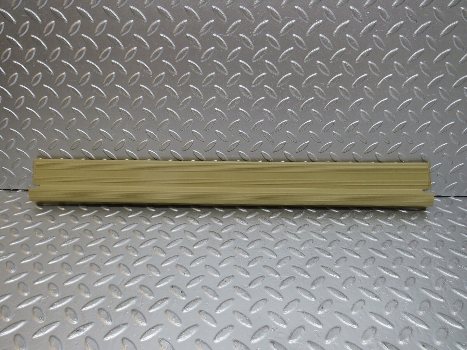 29277 Mercedes-Benz W124 230E Front Left Door Sill Trim