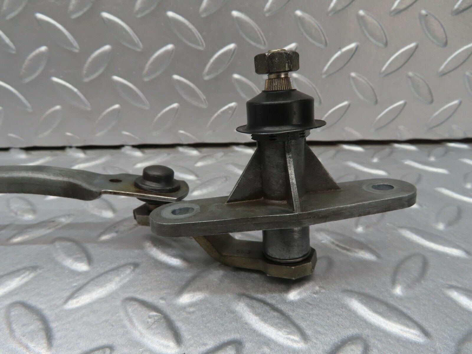 16021 Mercedes-Benz W123 280E Windscreen Wiper Linkage