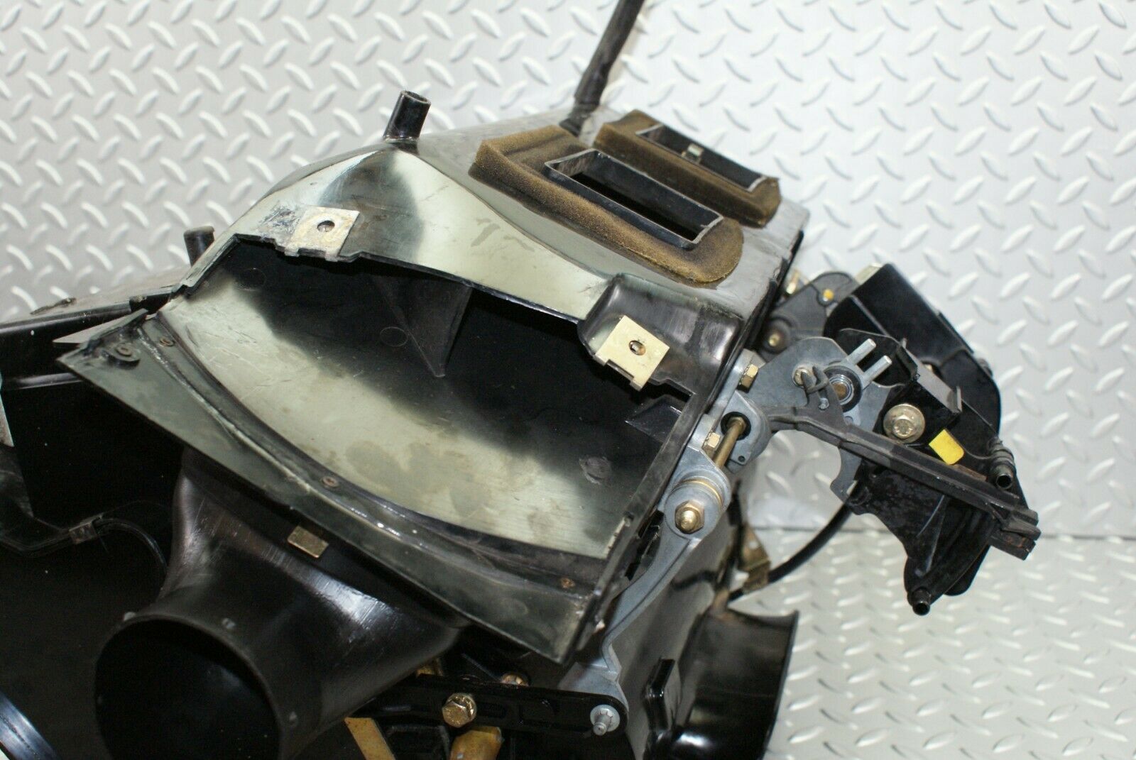 2667 Mercedes-Benz W116 350SE Heater Box Blower Housing