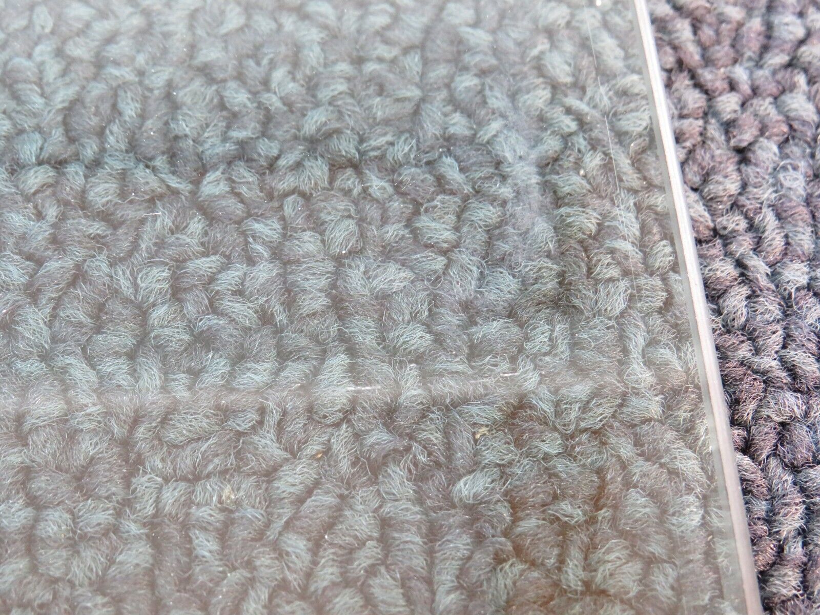 37515 Mercedes-Benz W109 300SEL Front Right Door Window Glass