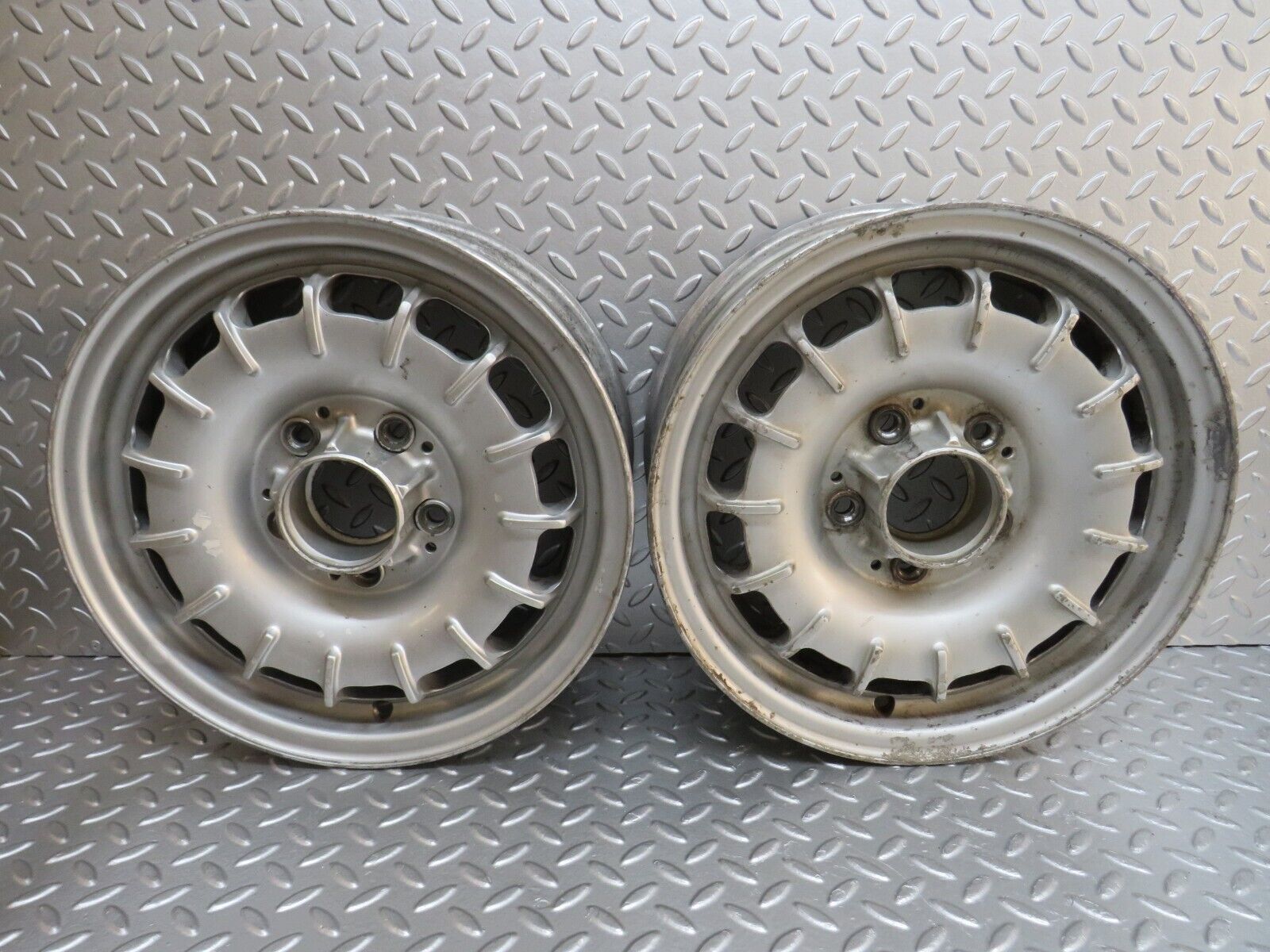 32227 Mercedes-Benz W123 Alloy Wheel Set Mexican Hat 5.5Jx14H2 ET30 1234001702