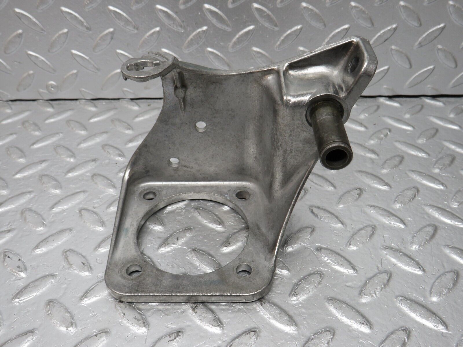 33692 Mercedes-Benz W201 190E 2.0L Brake Pedal Bracket 1242900519