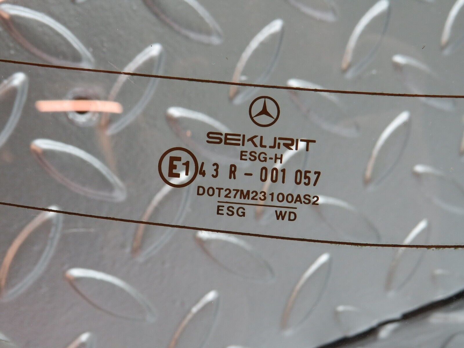 25129 Mercedes-Benz W201 190D Rear Windscreen