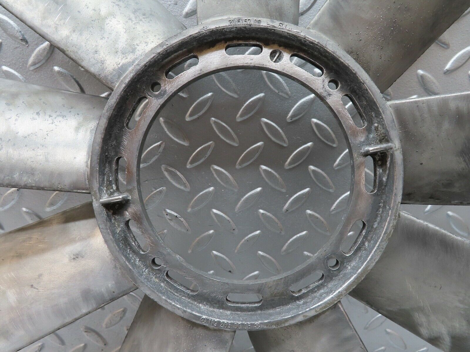 19542 Mercedes-Benz C140 CL420 Coupe Engine Cooling Fan 1192050006