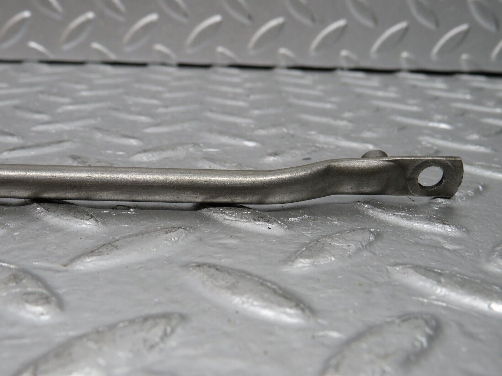 32274 Mercedes-Benz C123 240D Coupe Camshaft Oil Tube