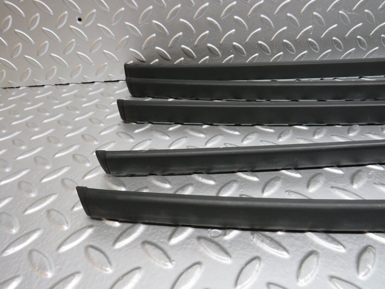 31497 Mercedes-Benz S124 220TE Wagon Roof Cladding Set