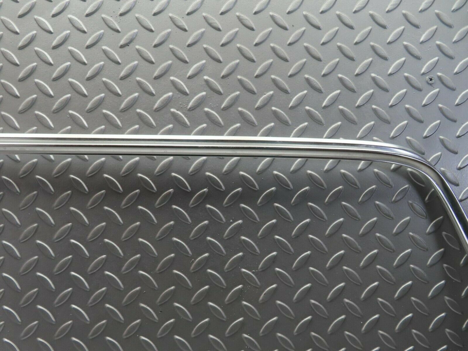 10142 Mercedes-Benz C123 230CE Coupe Rear Windscreen Chrome Trim