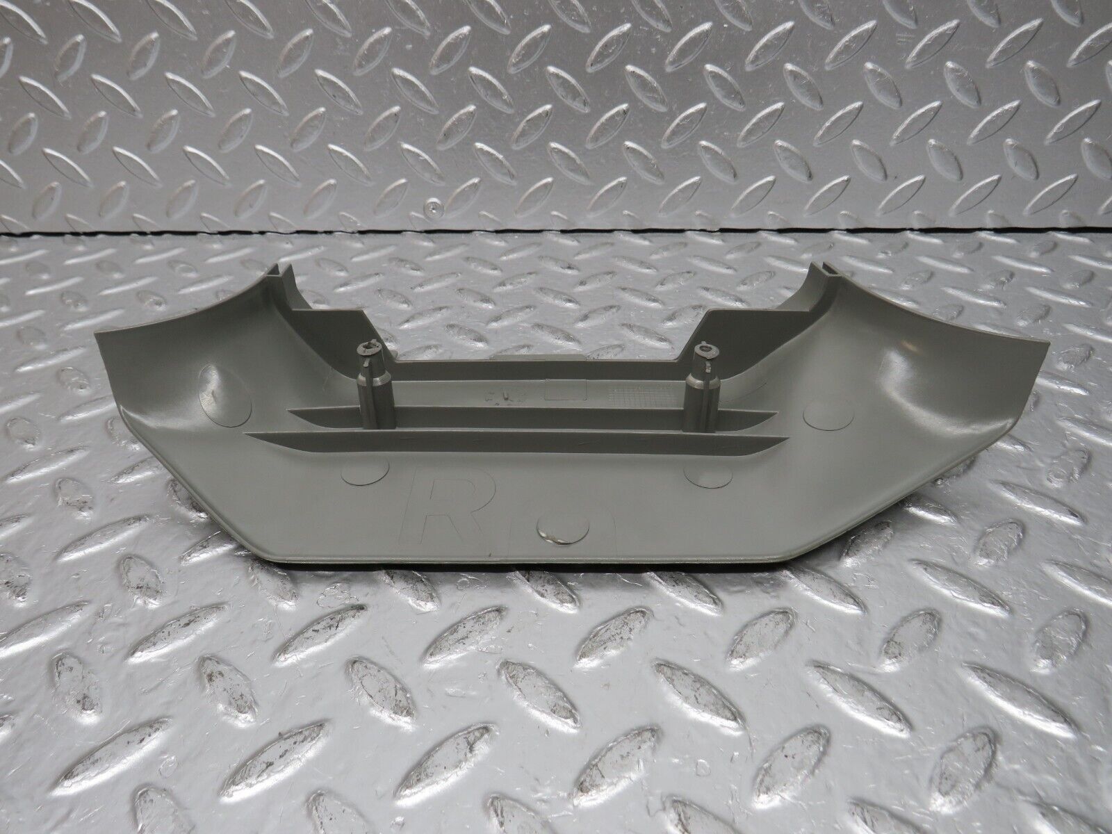 32324 Mercedes-Benz S124 300TE B Pillar Lower Cover Right Side Grey 1246920422