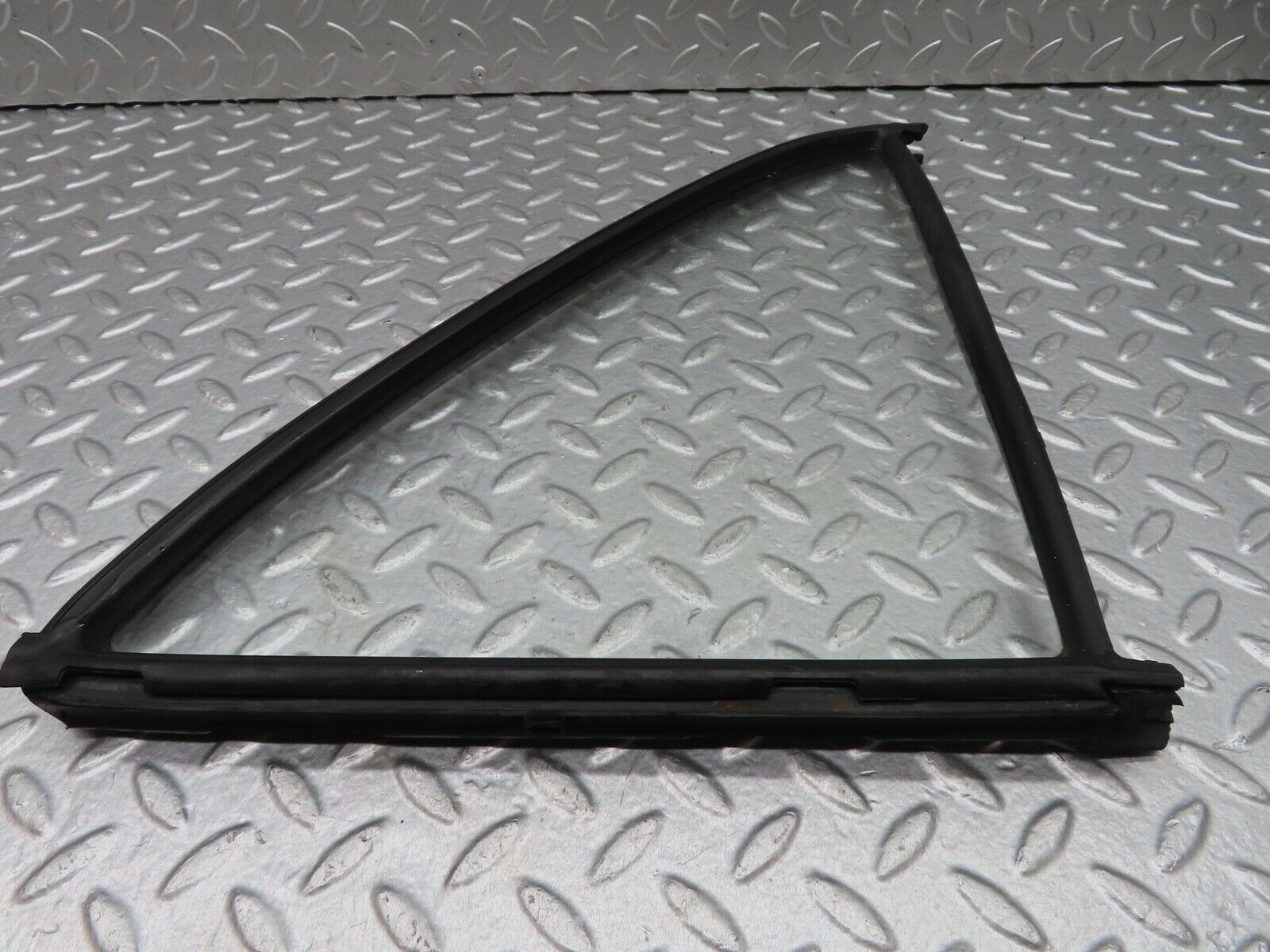 18075 Mercedes-Benz W123 200 Rear Right Quarter Window Glass 1237350224