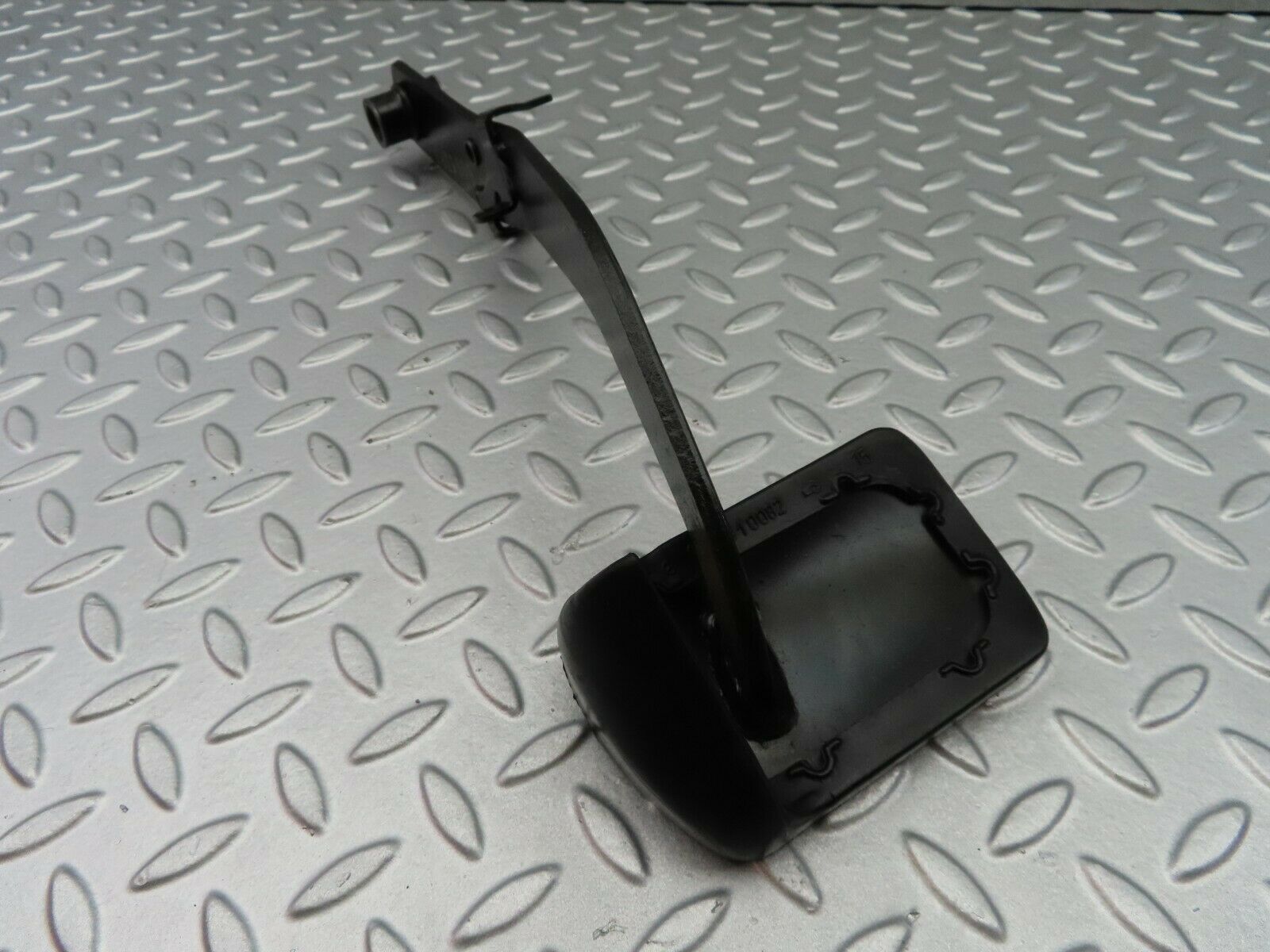 6780 Mercedes-Benz S124 E220 Wagon Brake Pedal 1232910082