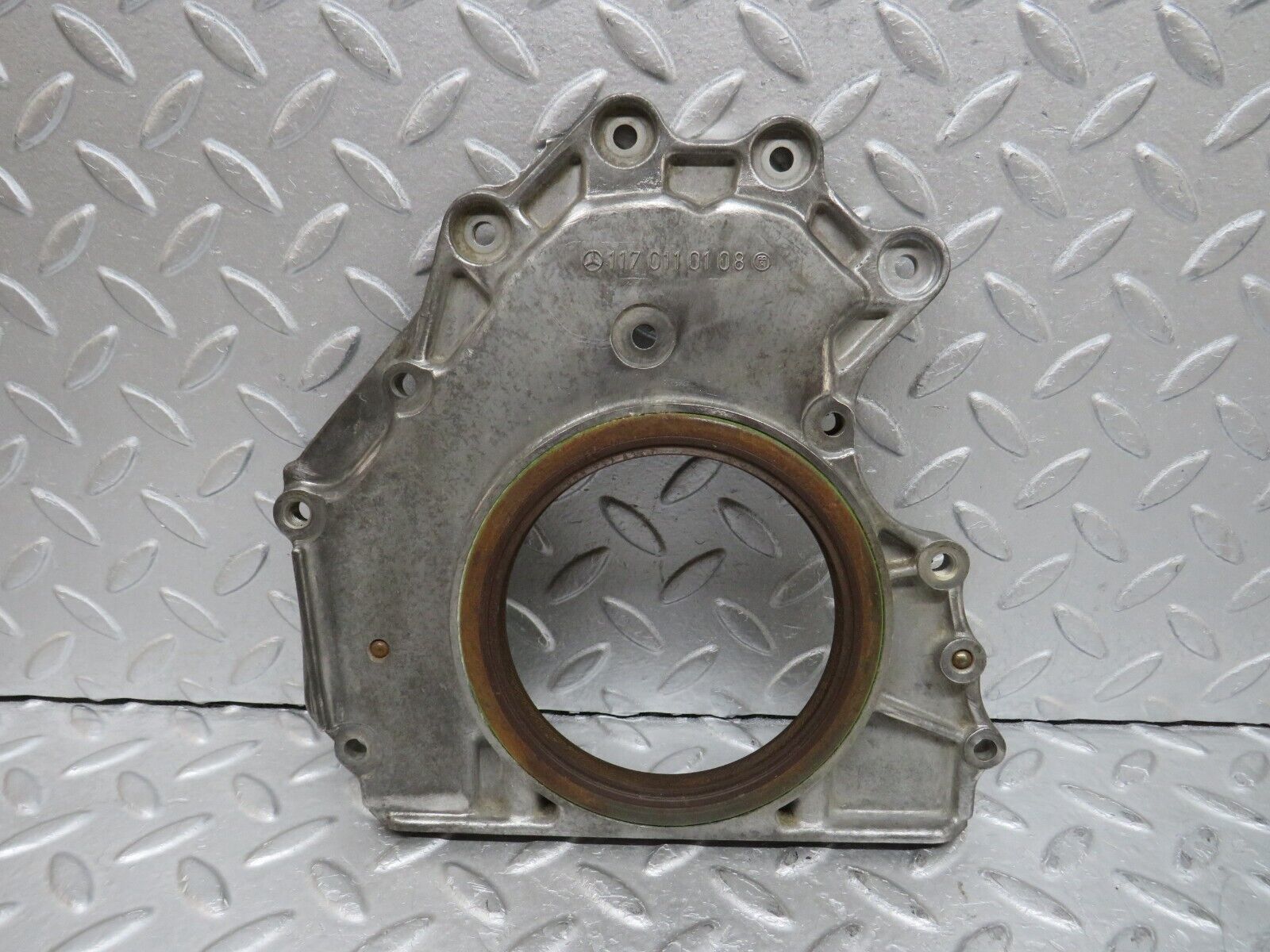 37138 Mercedes-Benz C126 420SEC Coupe Crankshaft Rear Sealing Cover 1170110108
