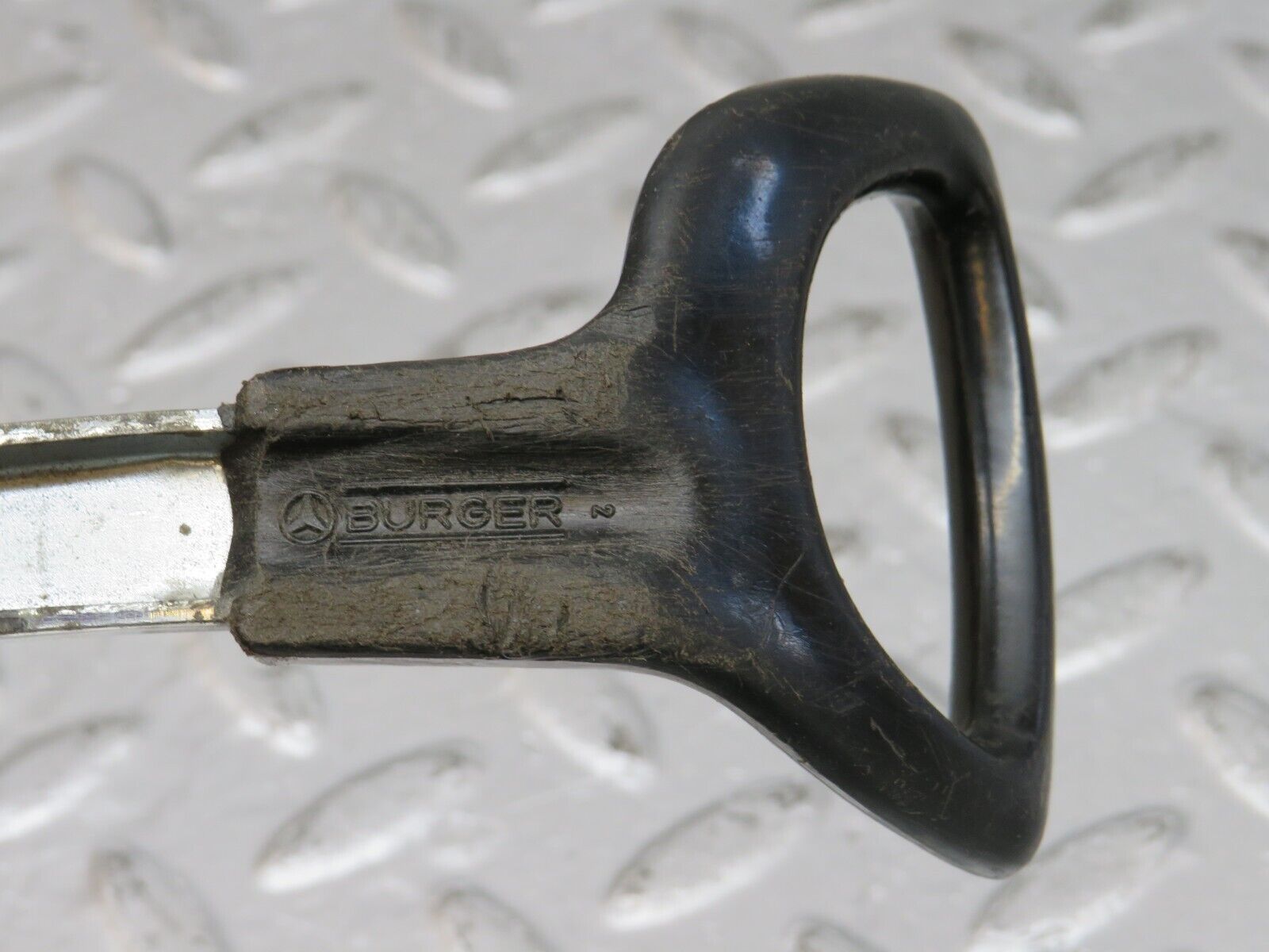 33885 Mercedes-Benz C123 230CE Coupe Front Right Sliding Adjust Handle