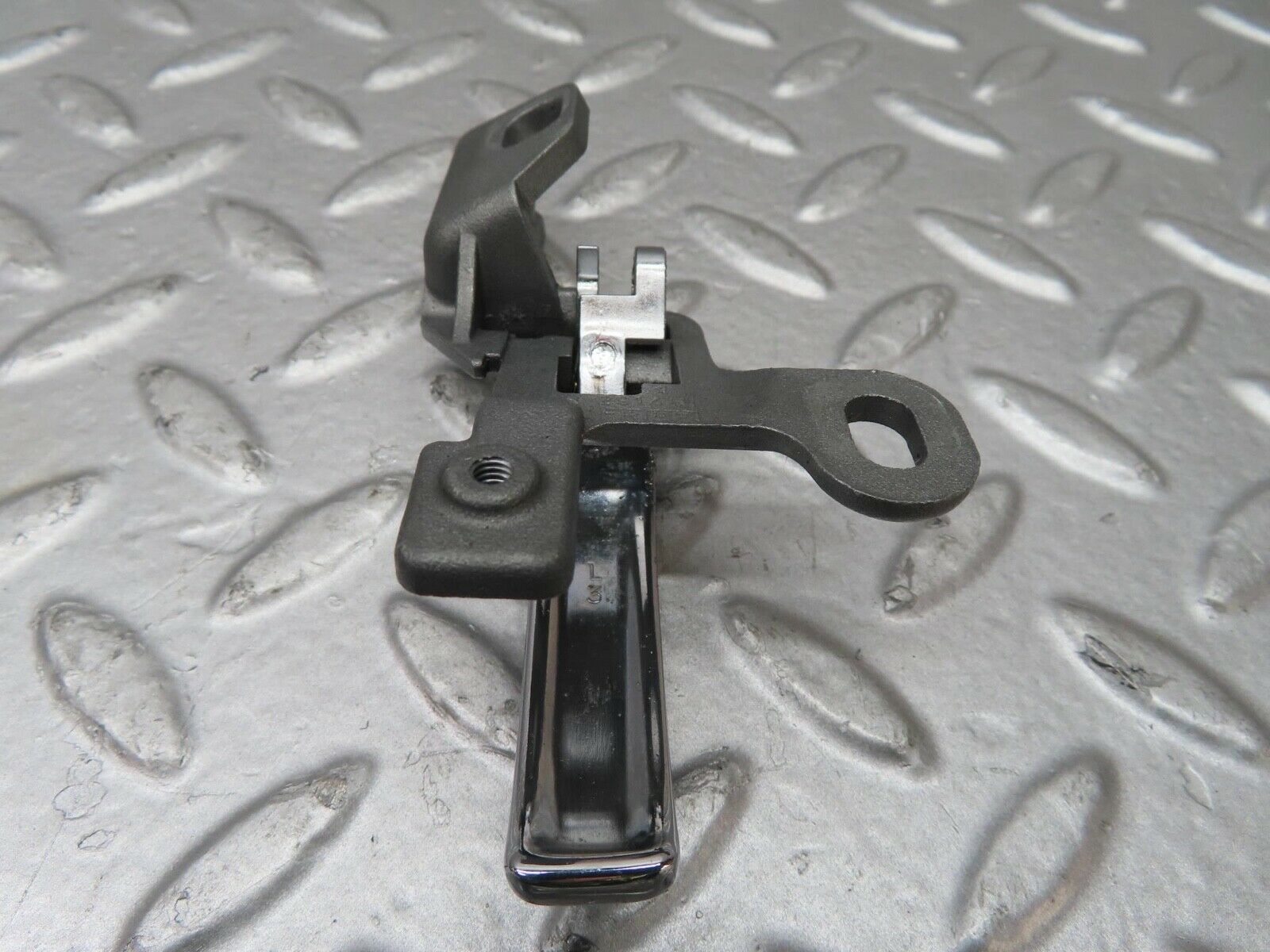 7042 Mercedes-Benz W123 230E Left Interior Door Handle1237600161