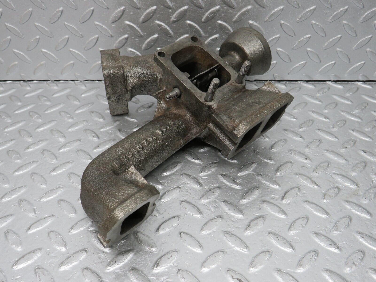 40425 Mercedes-Benz W110 230 Exhaust Manifold 1081420102 1801430207