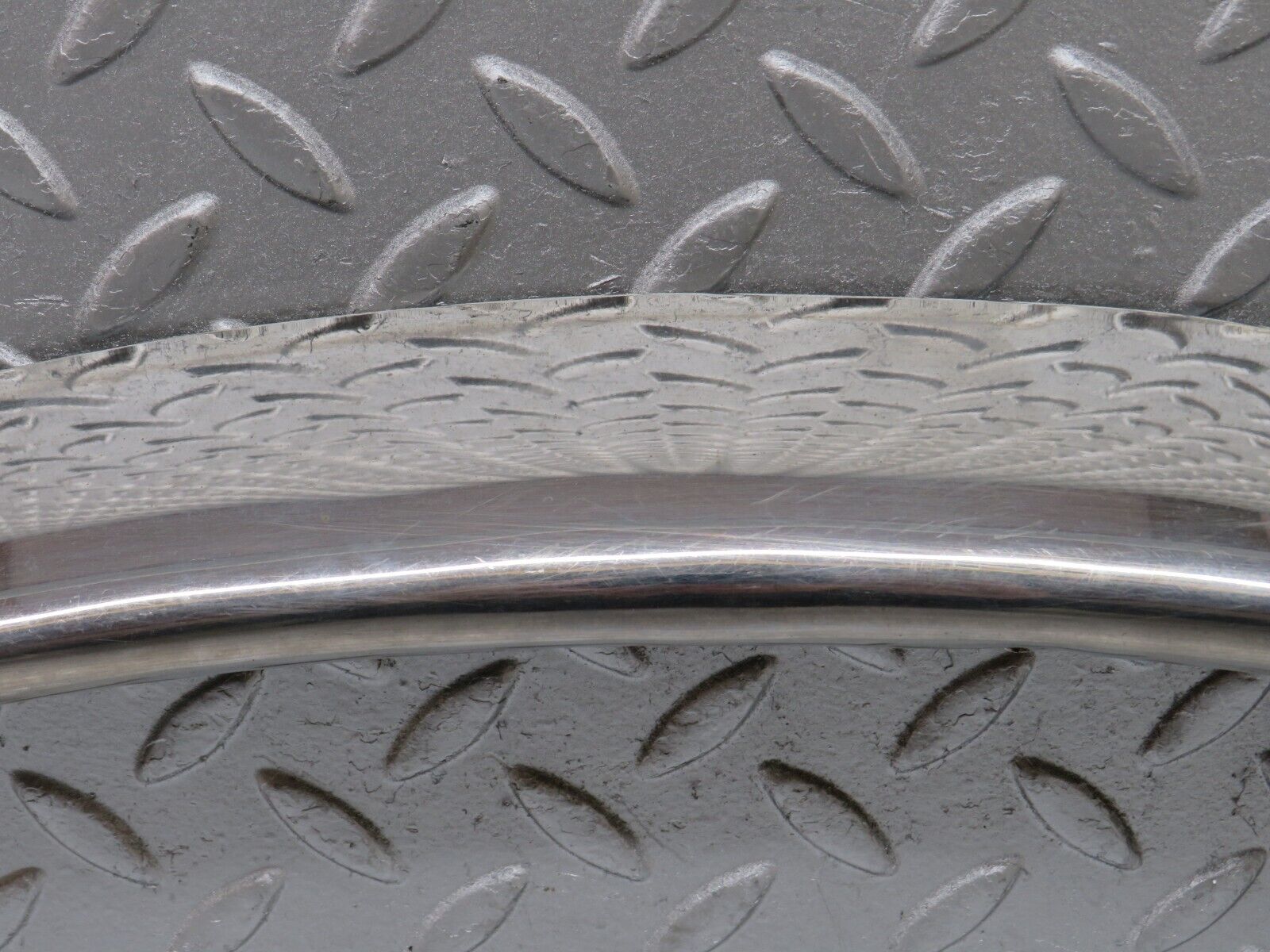 36289 Mercedes-Benz W126 420SE Front Right Chrome Wheel Arch Trim