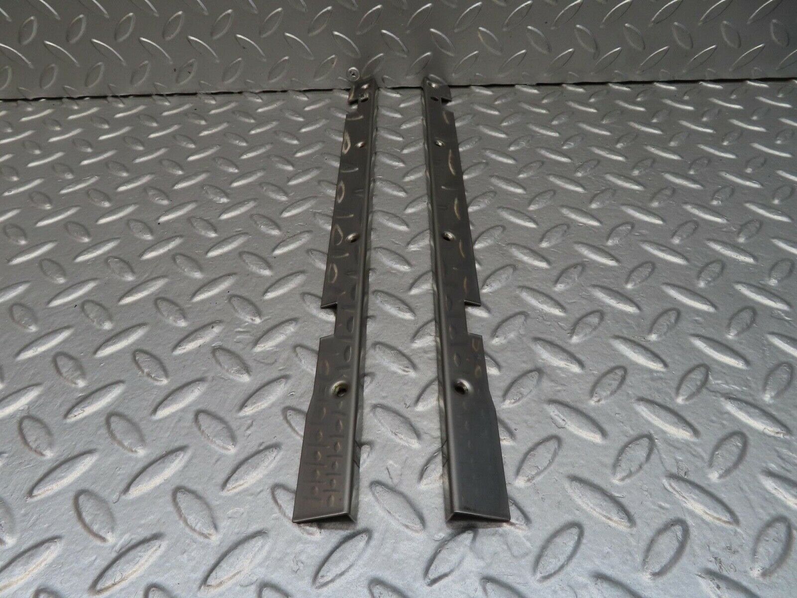 14780 Mercedes-Benz W201 190E Sunroof Sliding Guide Rail