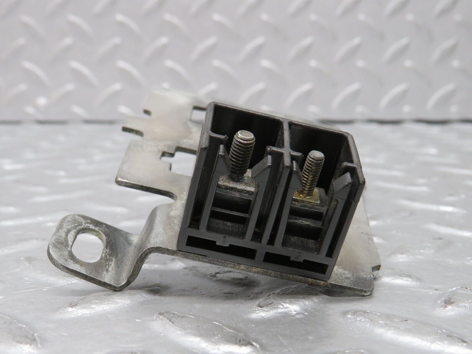 38137 Mercedes-Benz A124 320E Cabriolet Relay Holder Bracket