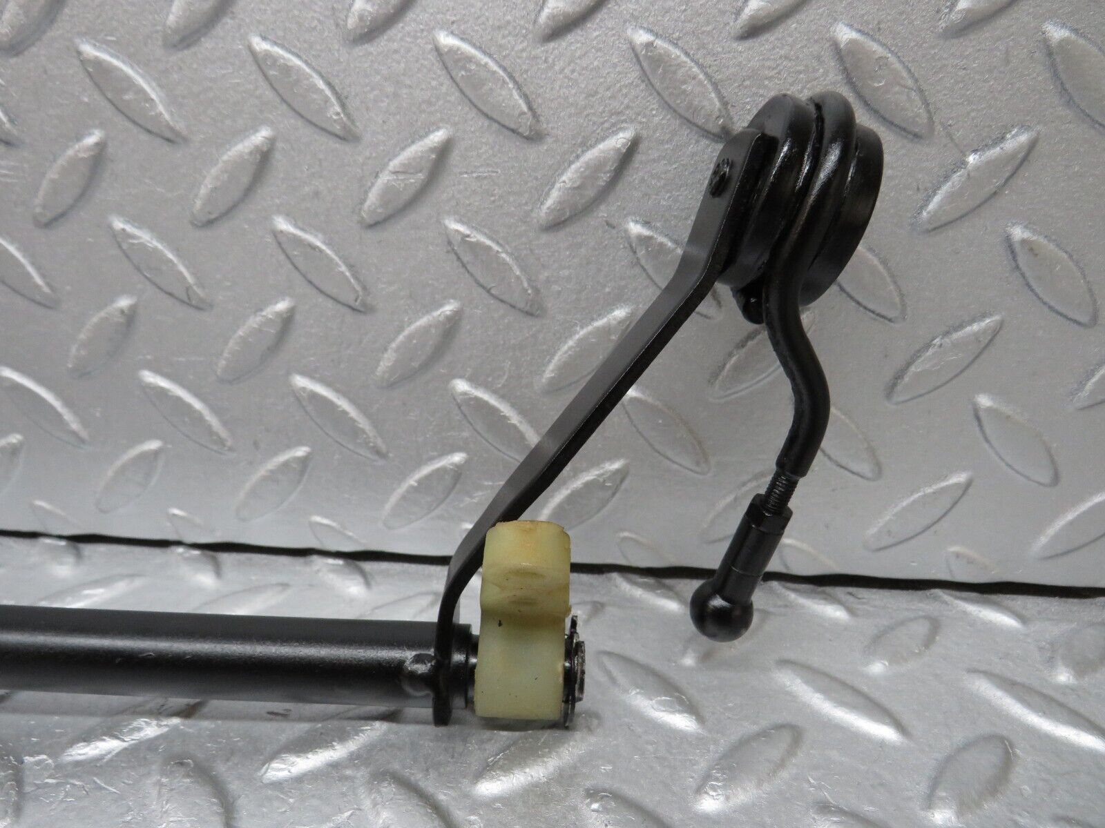 37482 Mercedes-Benz W109 300SEL Accelerator Pedal Linkage