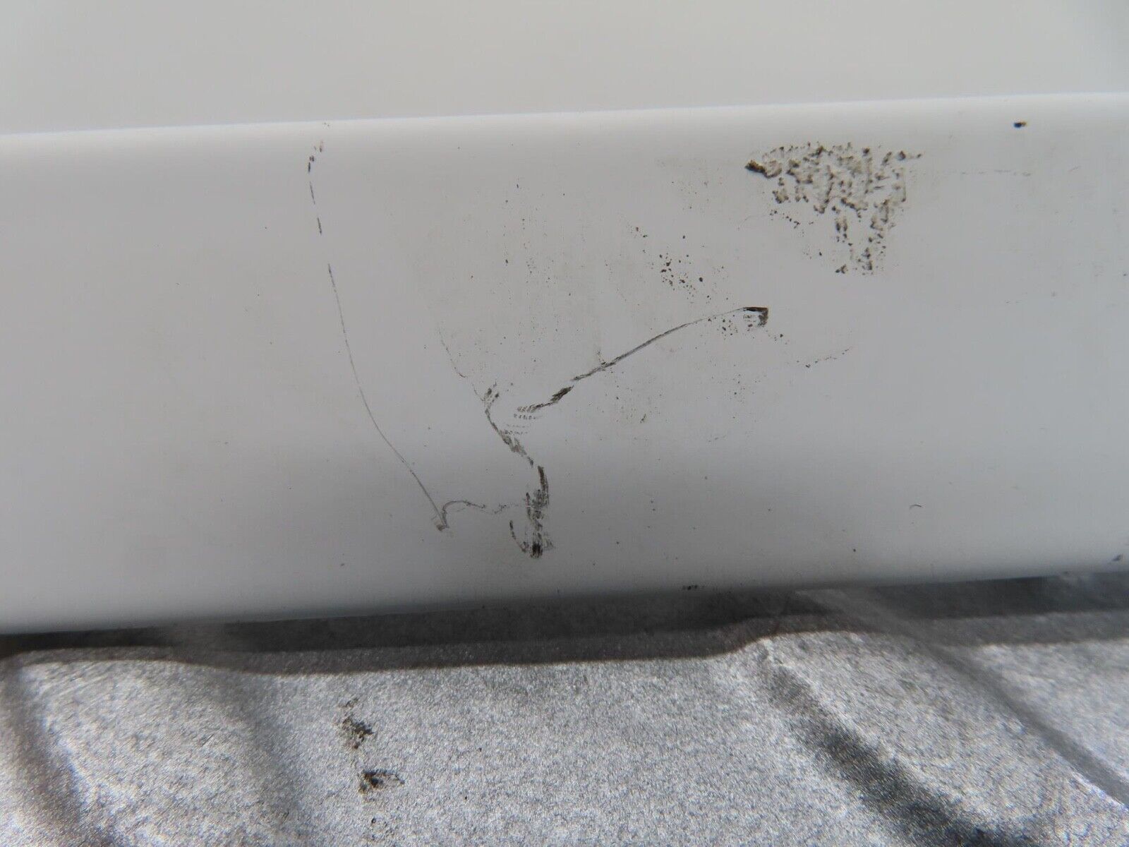 16439 Mercedes-Benz W124 260E C Pillar Lower Moulding Trim